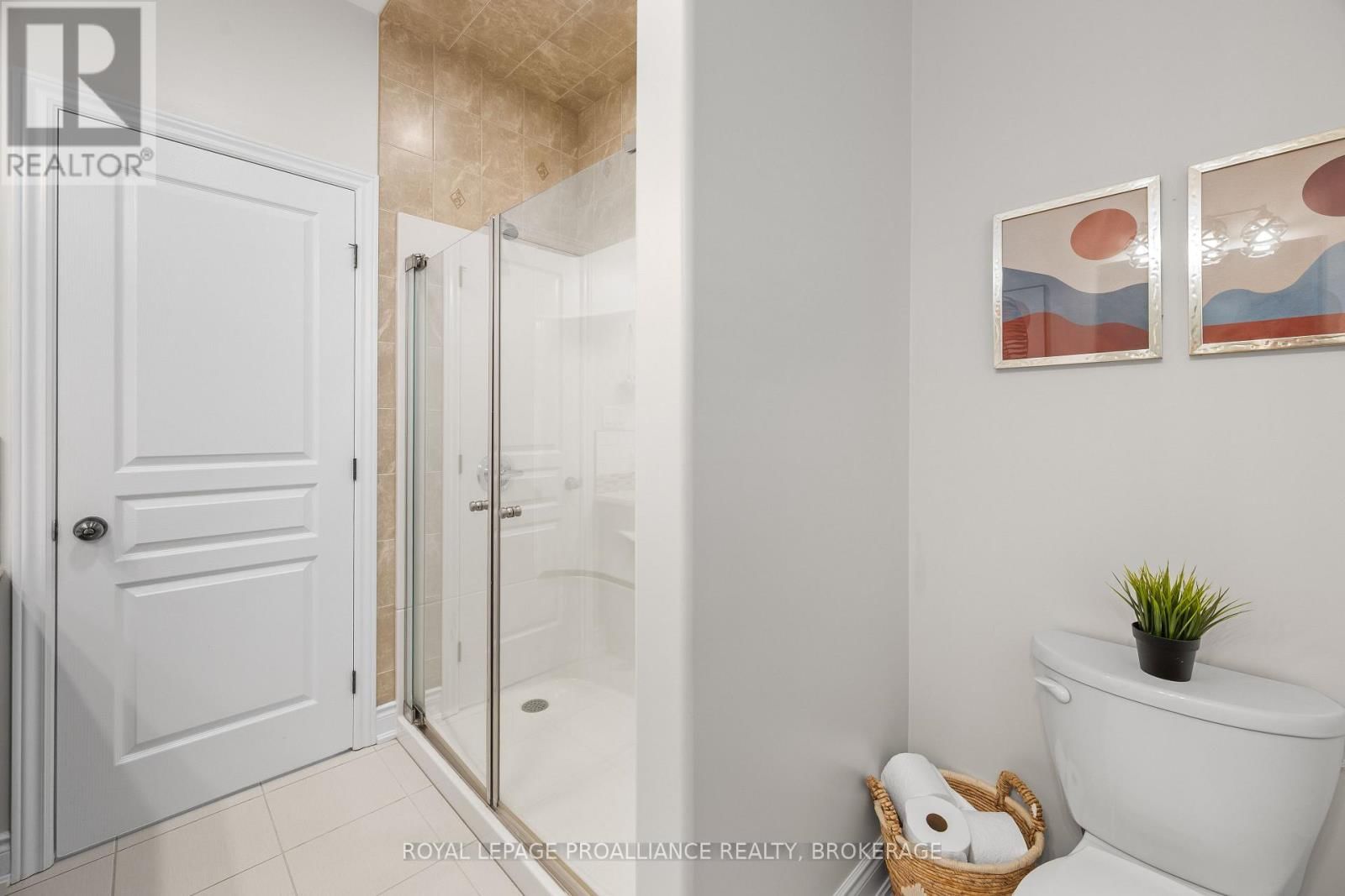 1567 ALBANY DRIVE Image 7