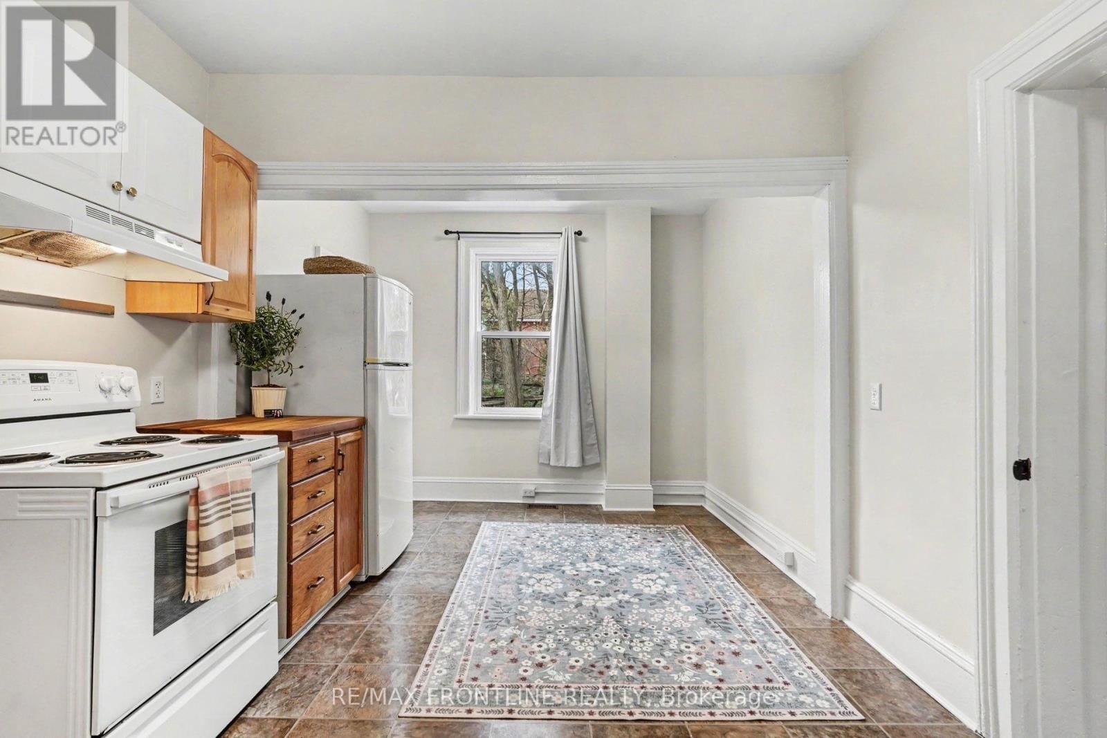 101 PETER STREET Image 12