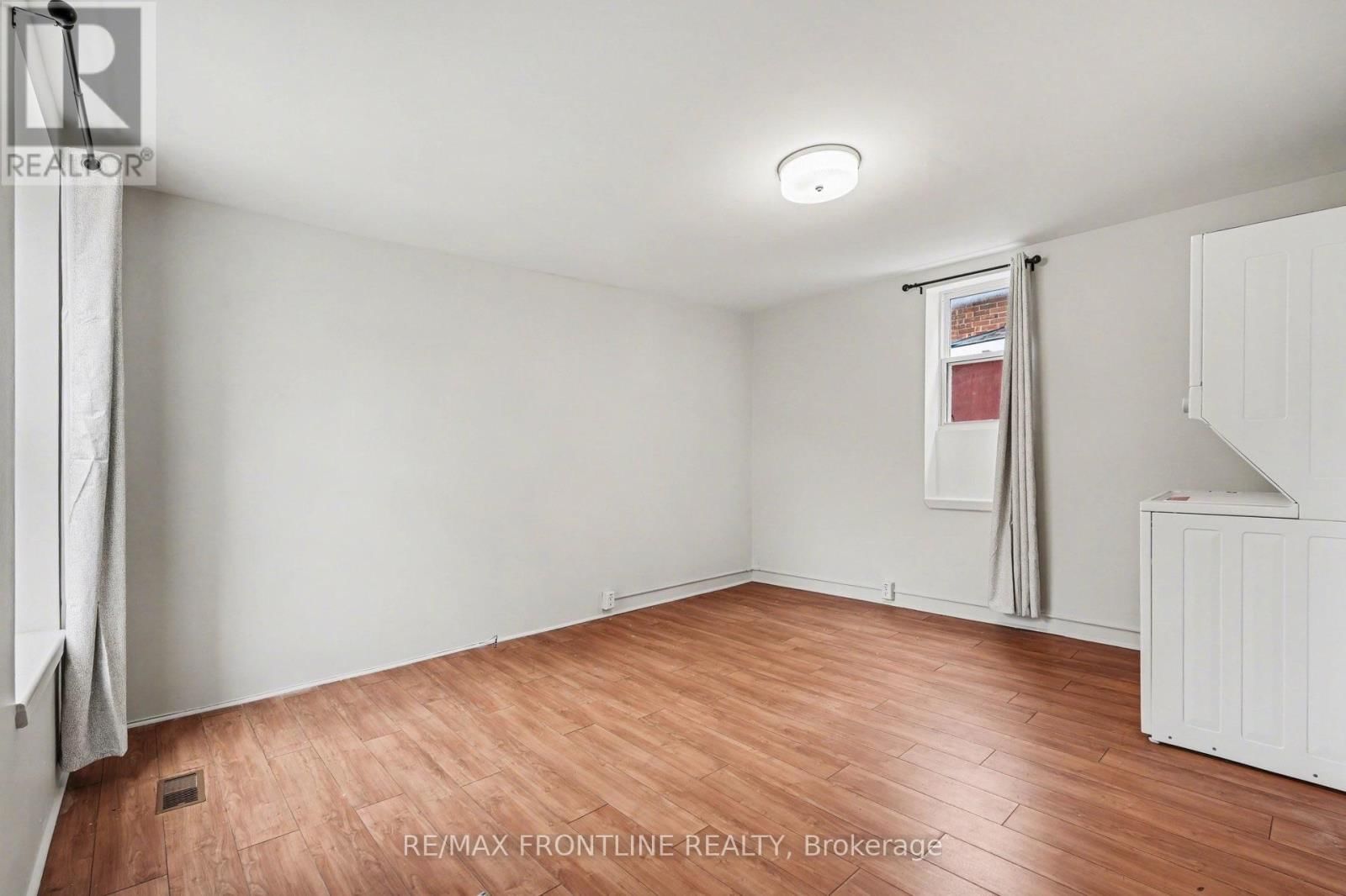 101 PETER STREET Image 21