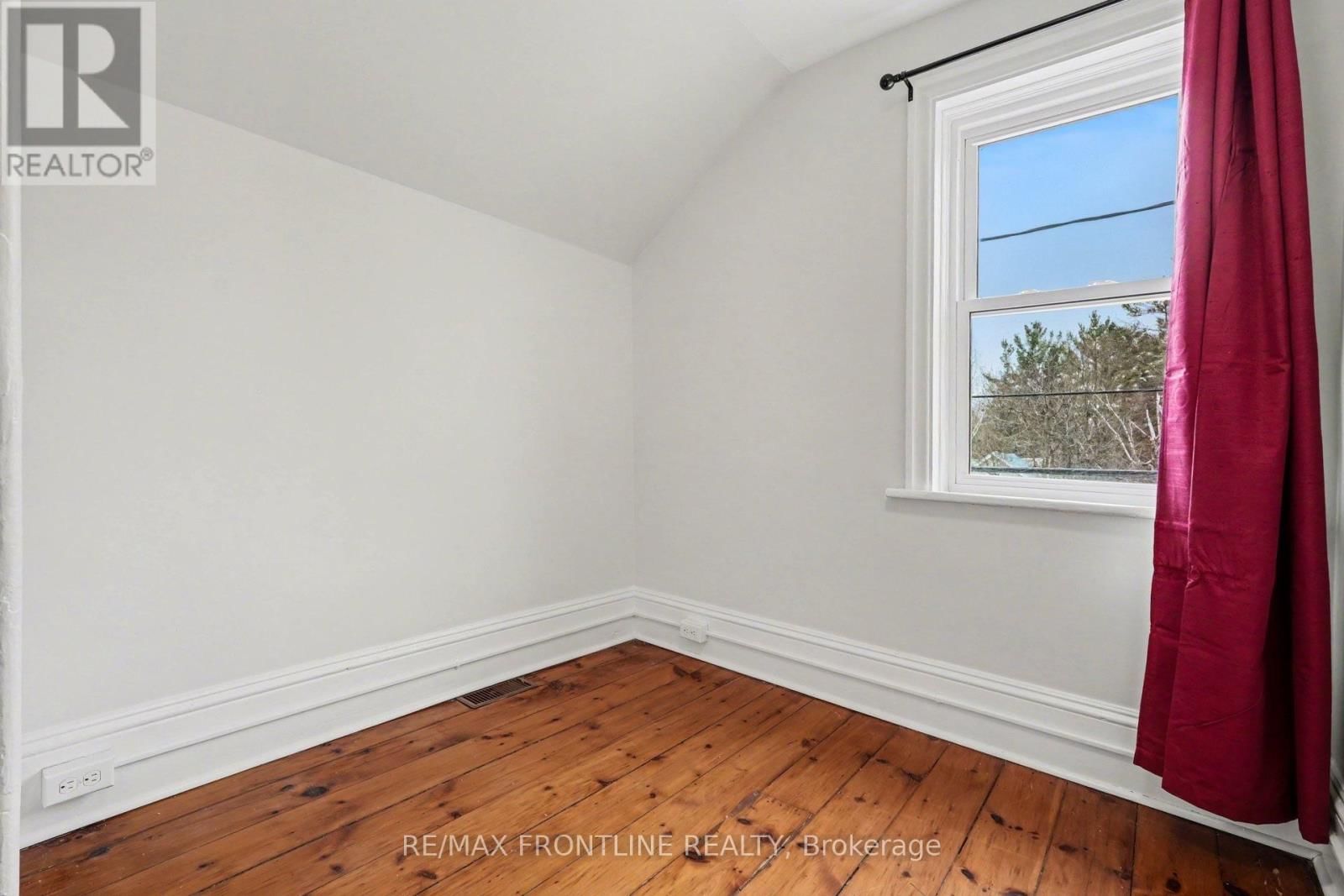 101 PETER STREET Image 27