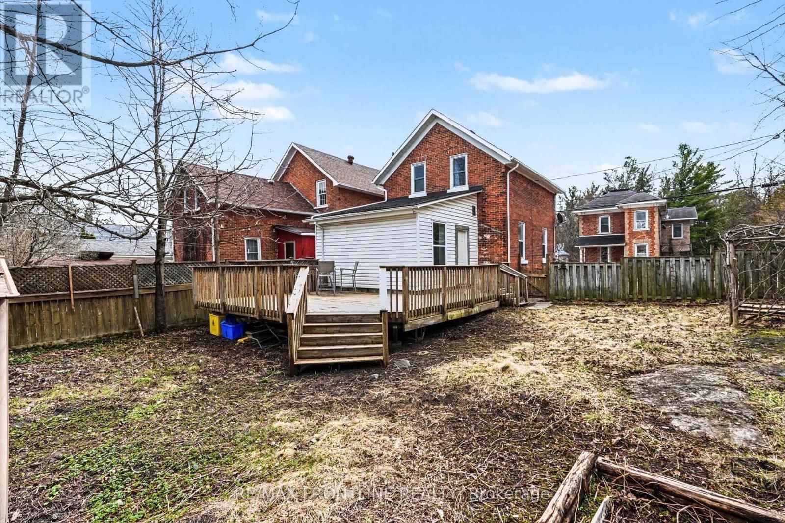 101 PETER STREET Image 31