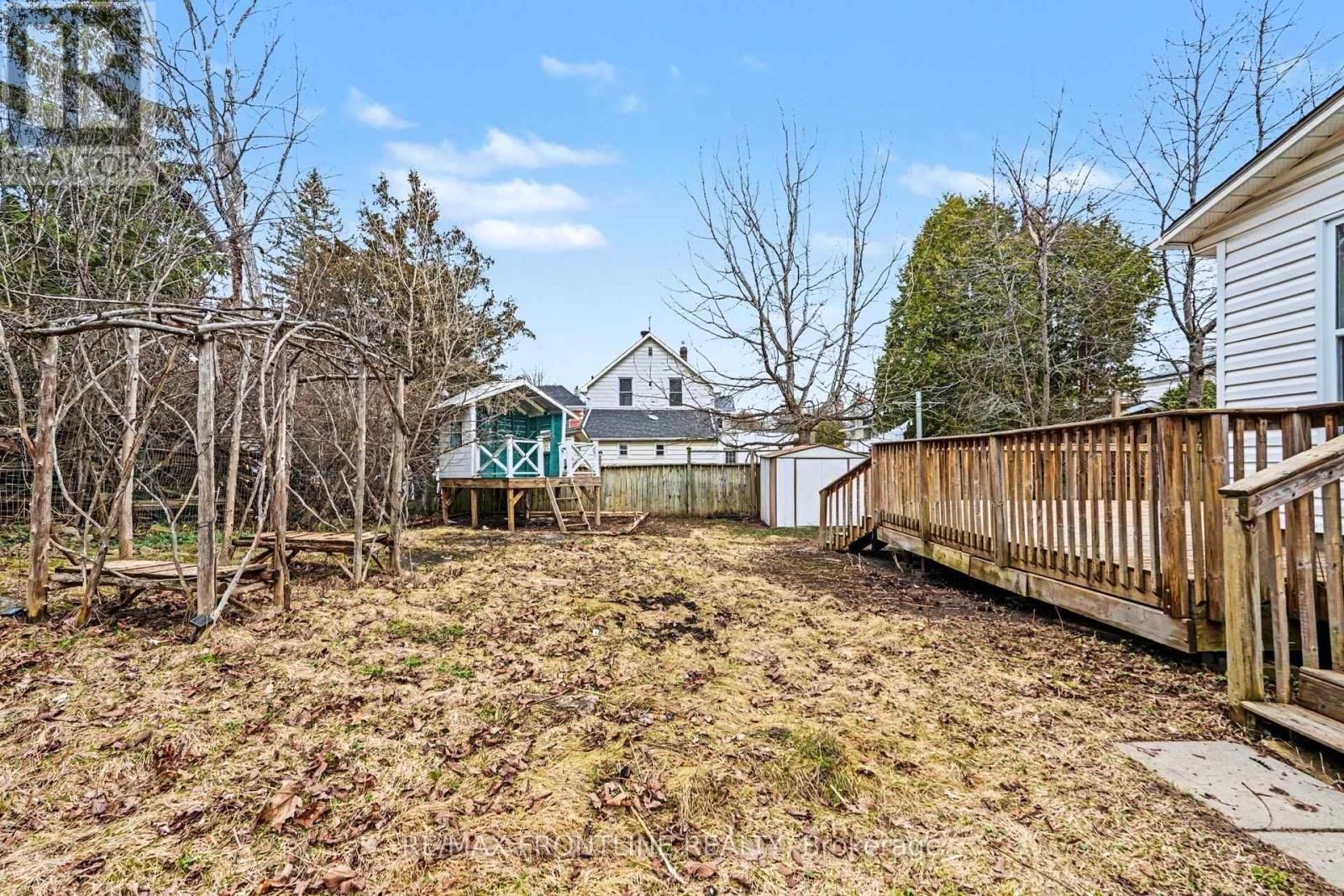 101 PETER STREET Image 32