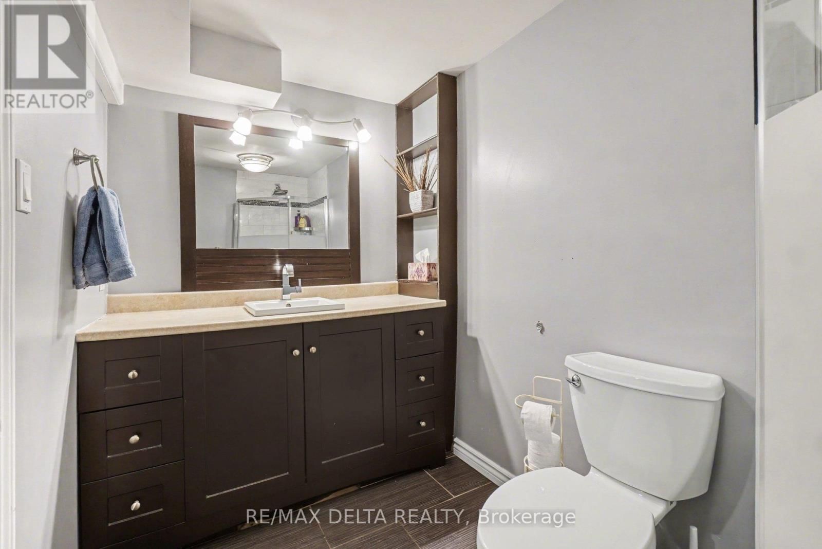 2021 DES PINS STREET Image 21