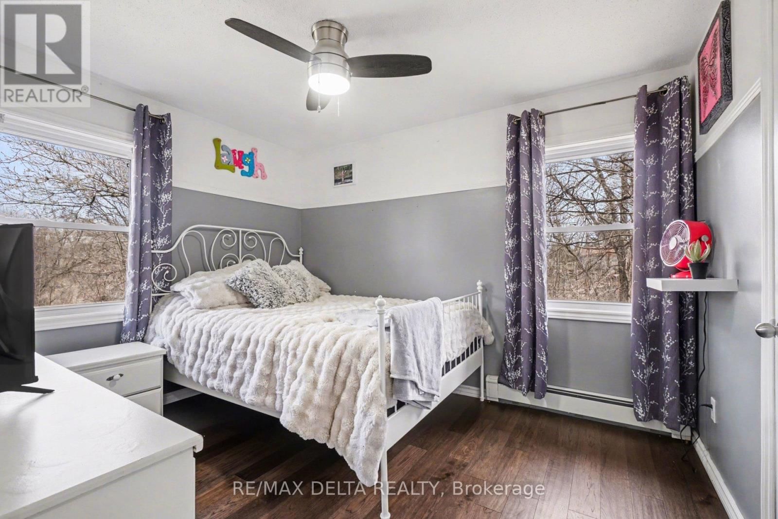 2021 DES PINS STREET Image 22