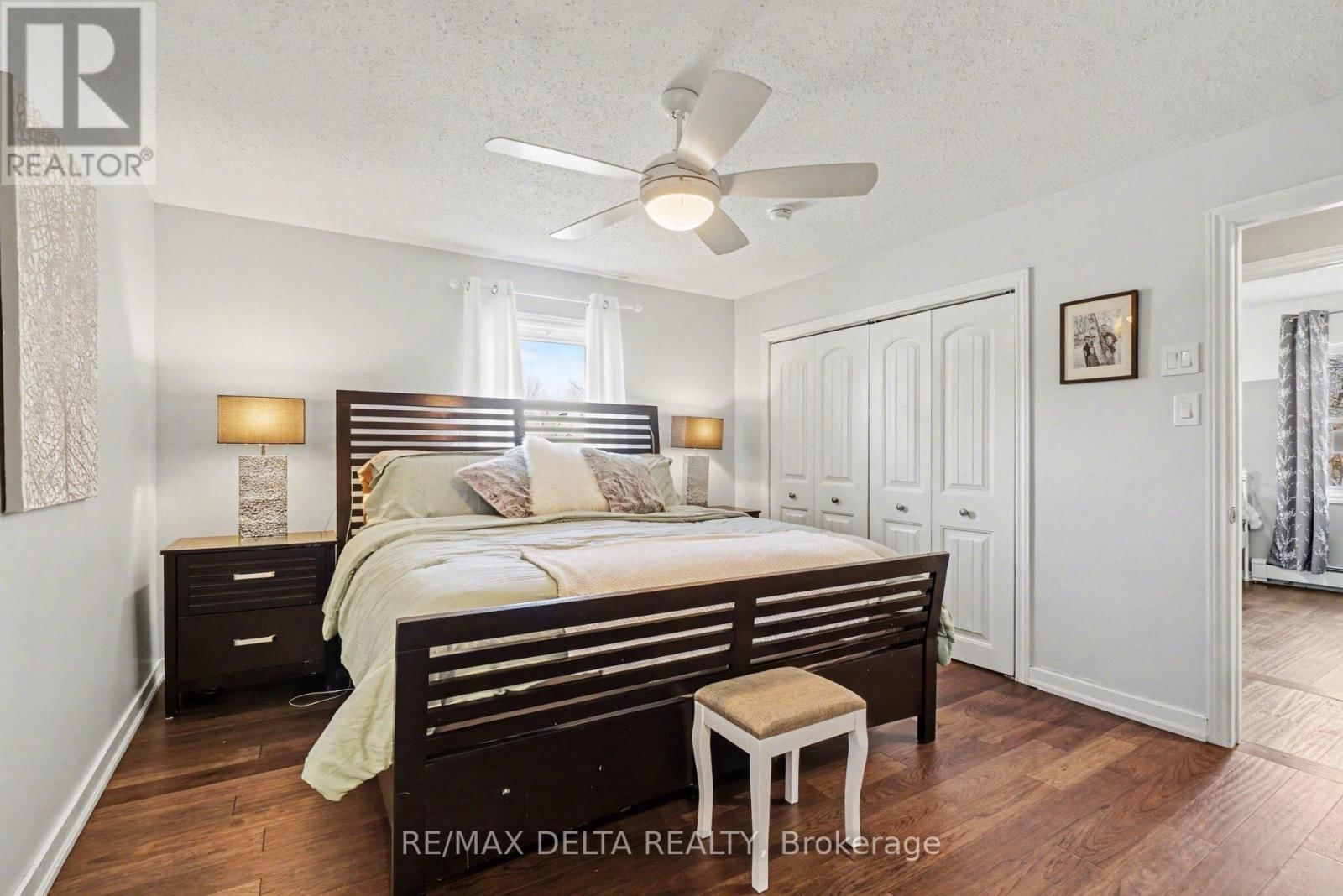 2021 DES PINS STREET Image 26