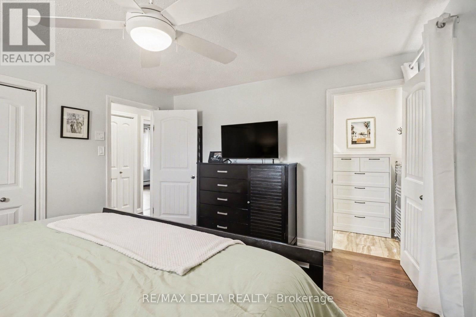 2021 DES PINS STREET Image 28