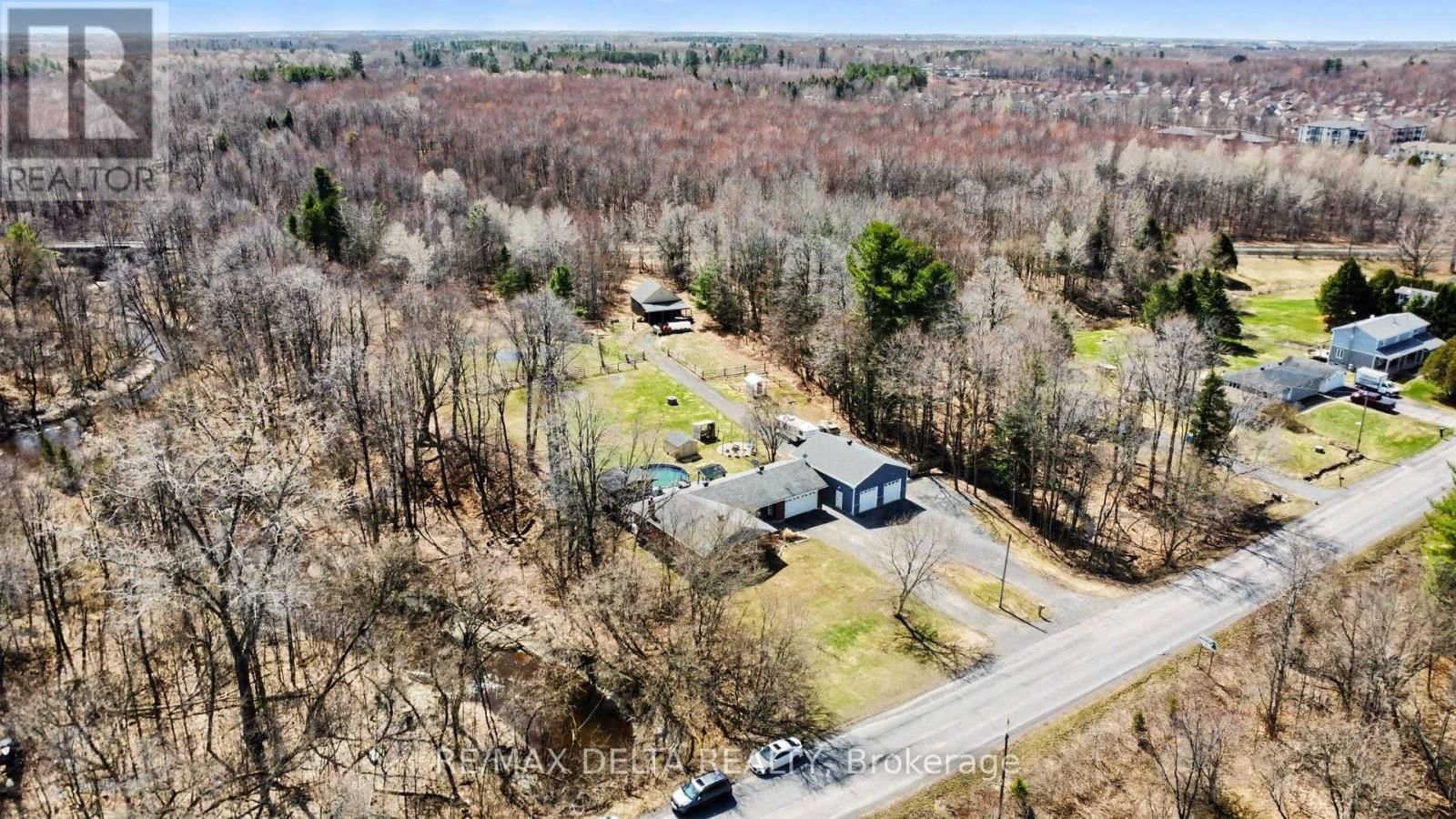 2021 DES PINS STREET Image 3