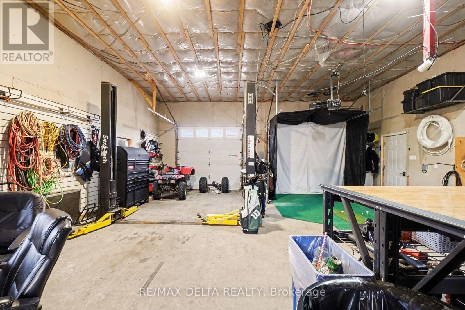 2021 DES PINS STREET Image 37