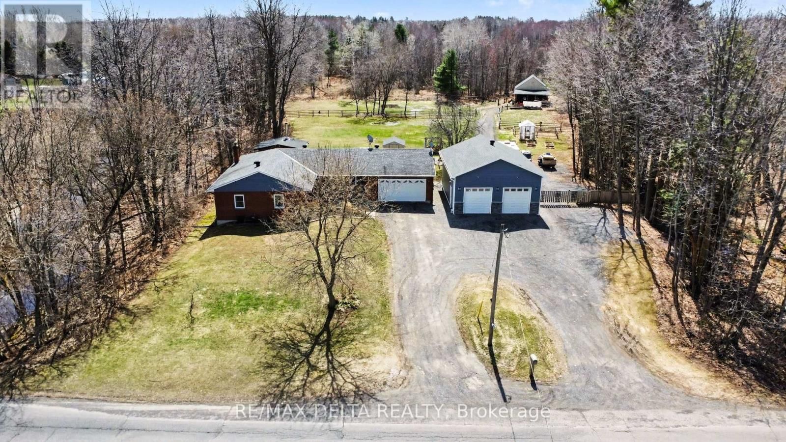 2021 DES PINS STREET Image 4