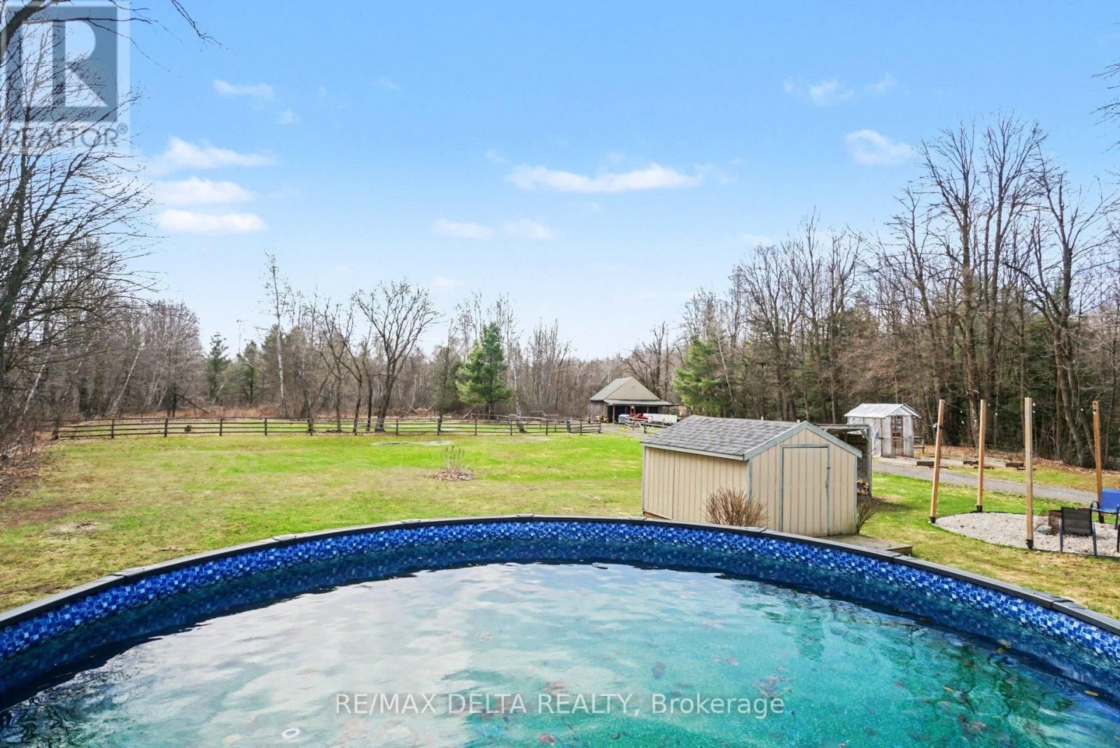 2021 DES PINS STREET Image 44