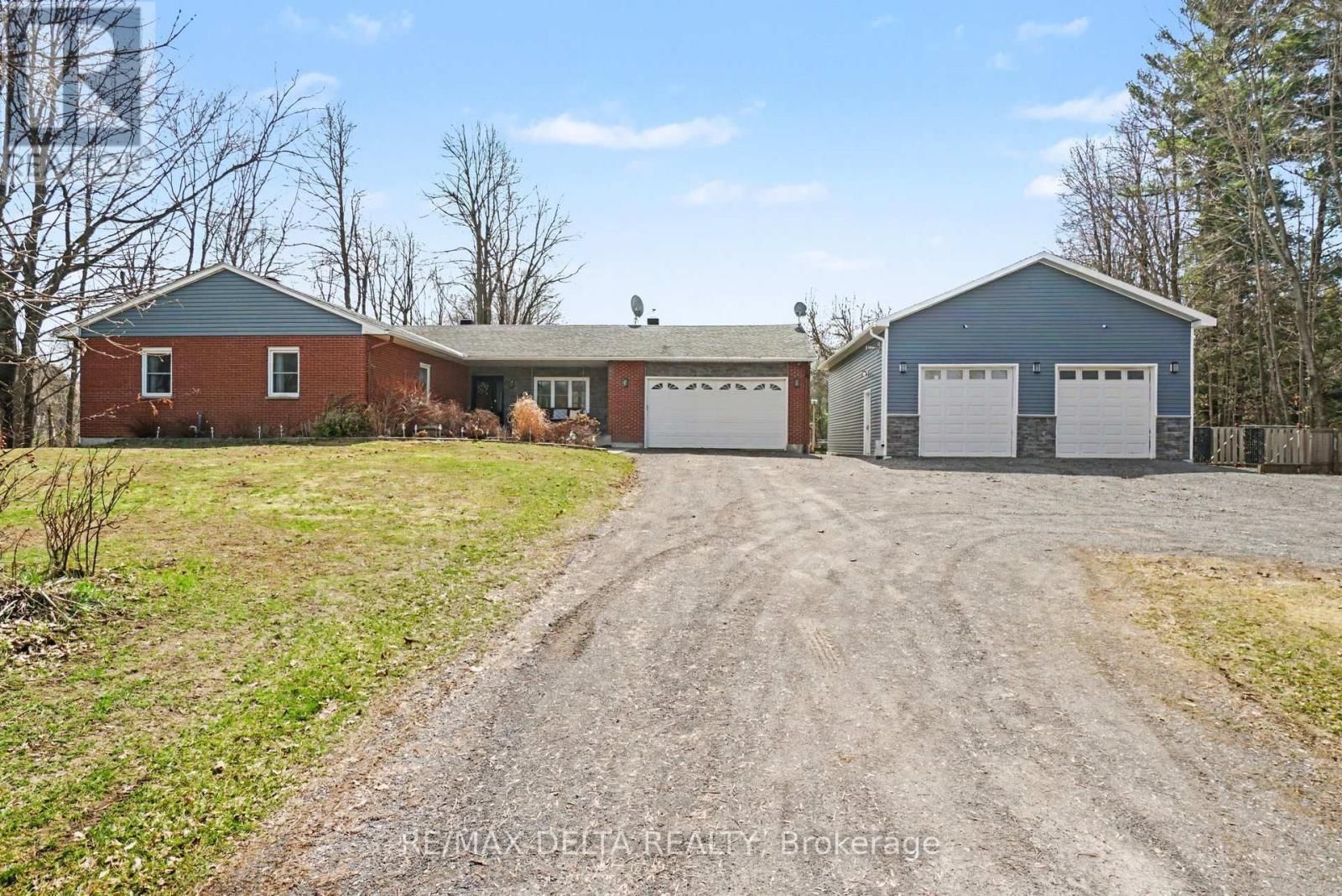 2021 DES PINS STREET Image 7