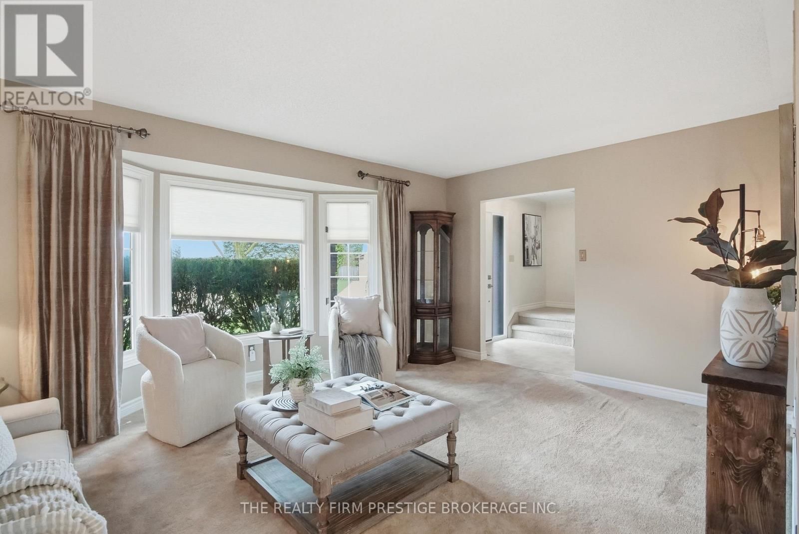 1050 MAHOGANY CRESCENT Image 10