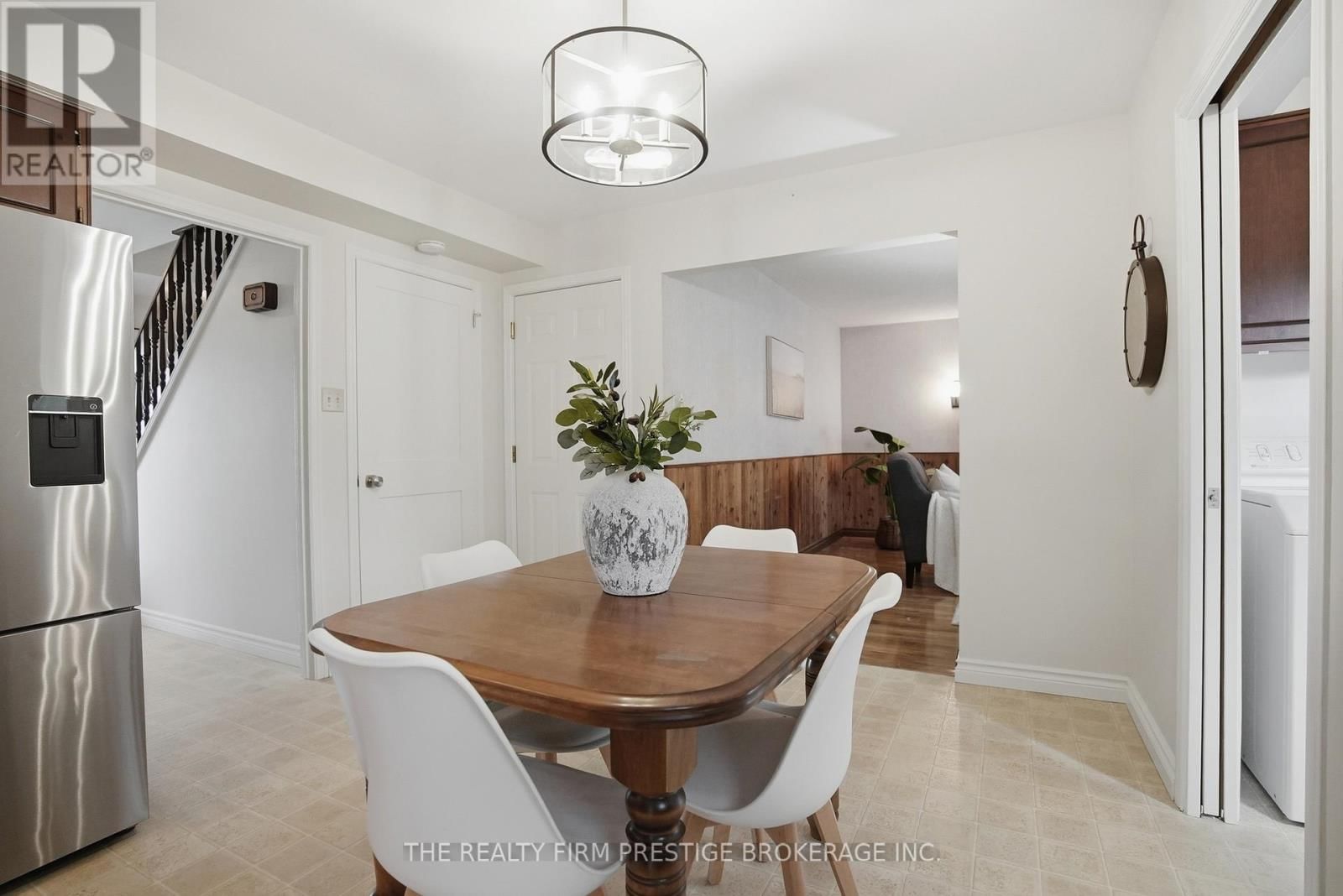 1050 MAHOGANY CRESCENT Image 18