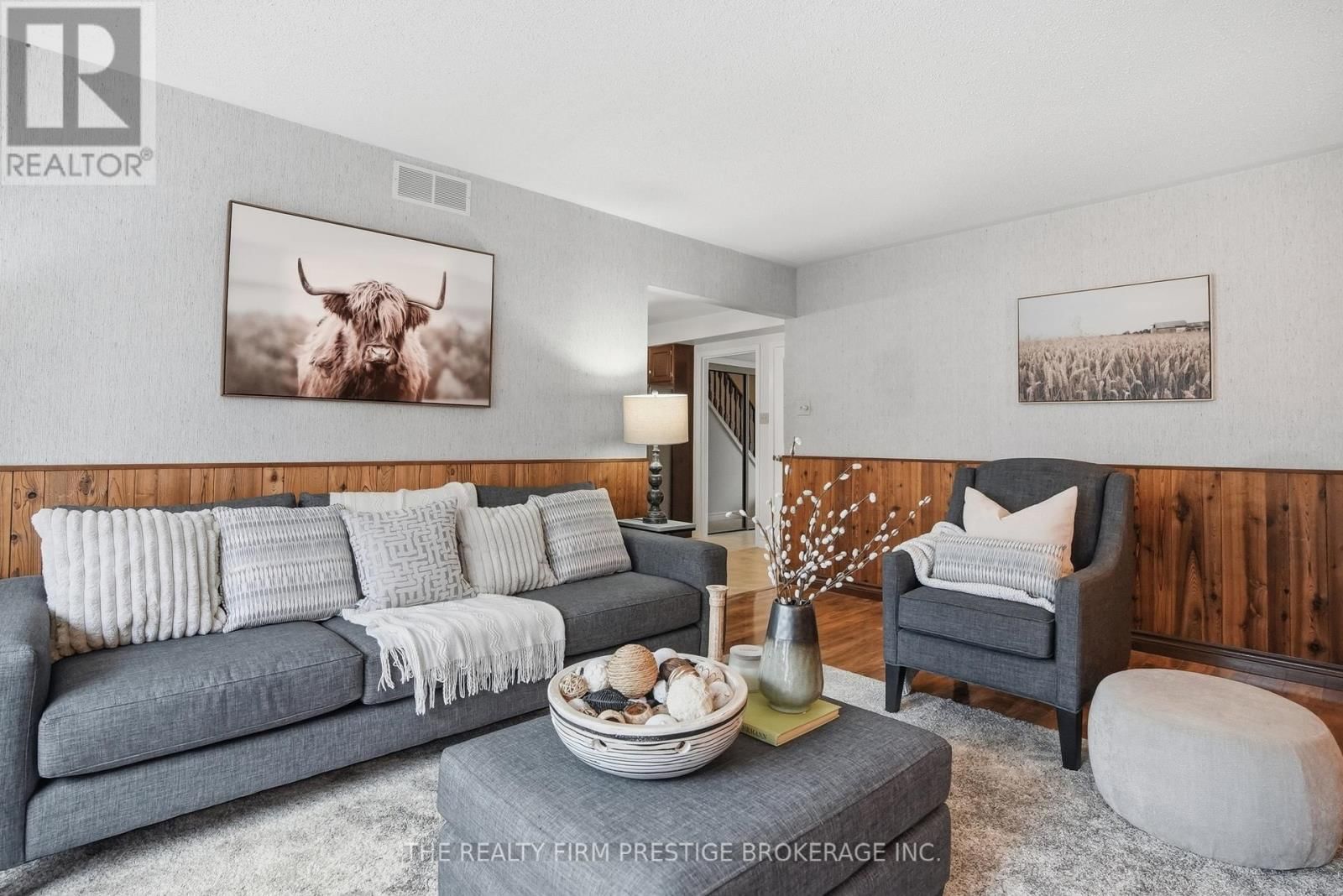 1050 MAHOGANY CRESCENT Image 23