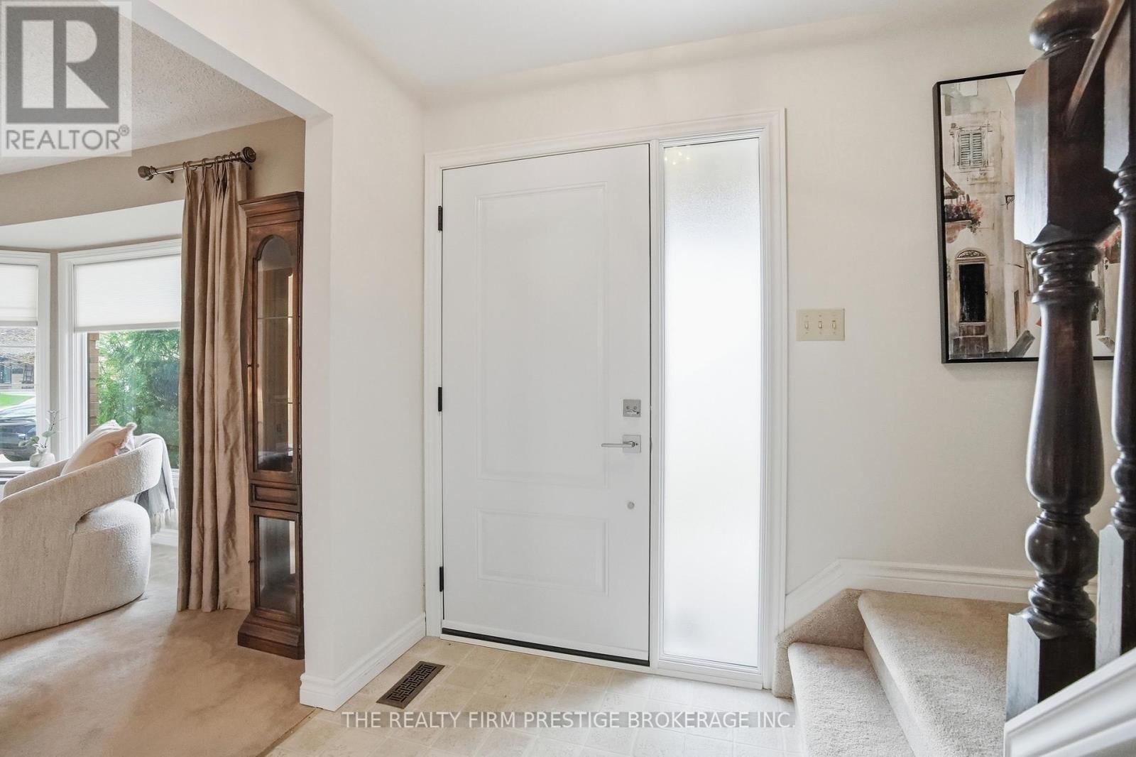 1050 MAHOGANY CRESCENT Image 6