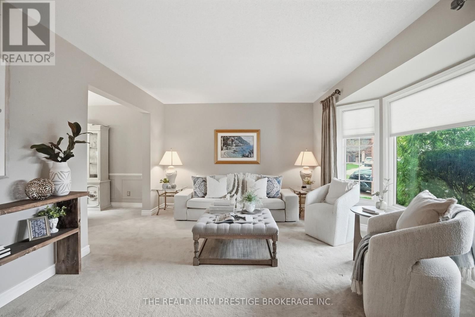 1050 MAHOGANY CRESCENT Image 7