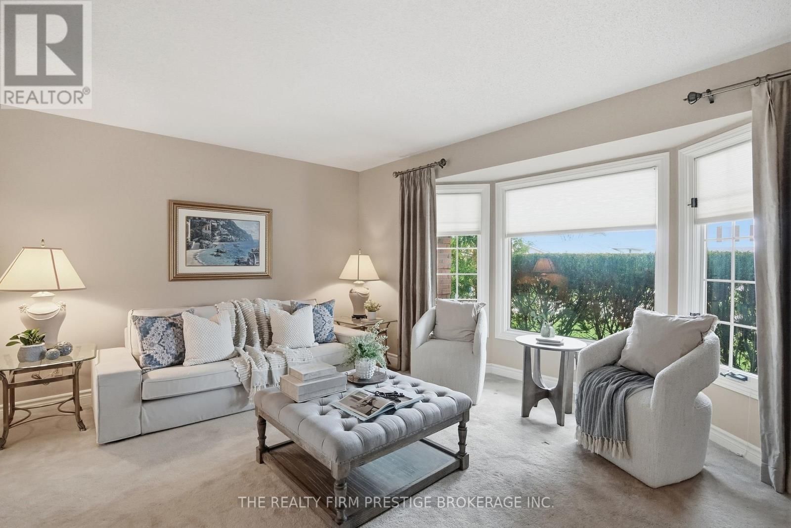 1050 MAHOGANY CRESCENT Image 9