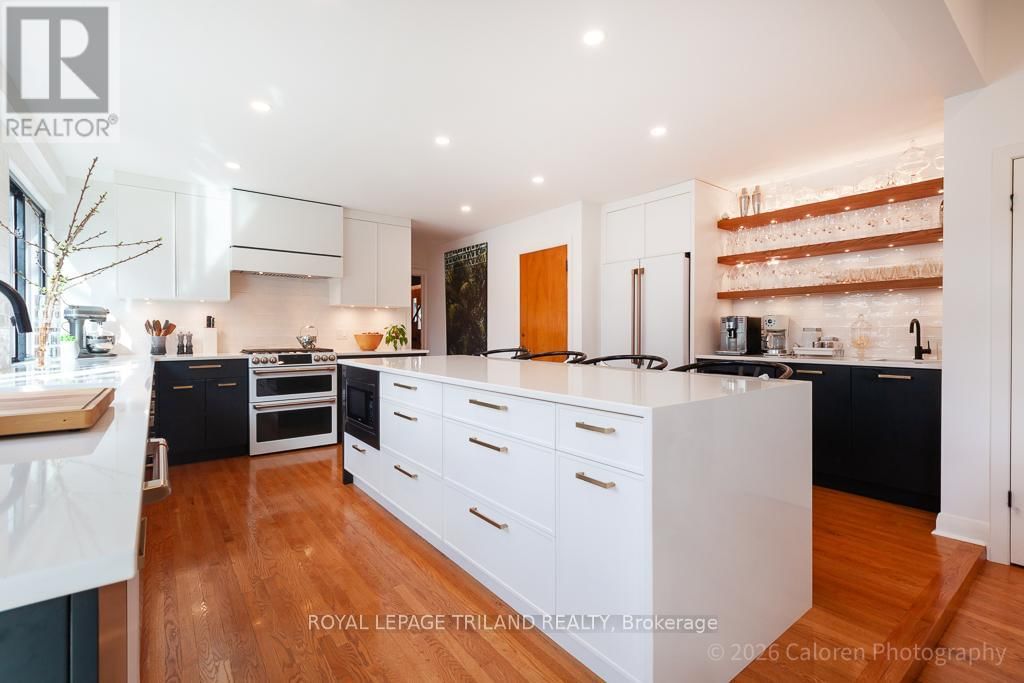 423 MOORE STREET Image 12