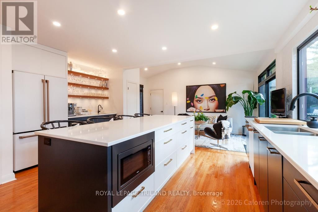 423 MOORE STREET Image 13