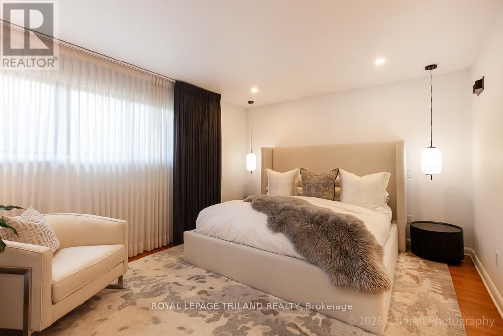 423 MOORE STREET Image 17