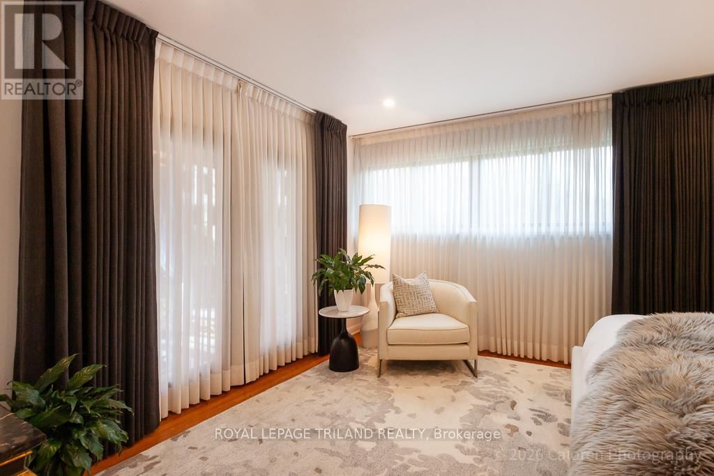 423 MOORE STREET Image 18