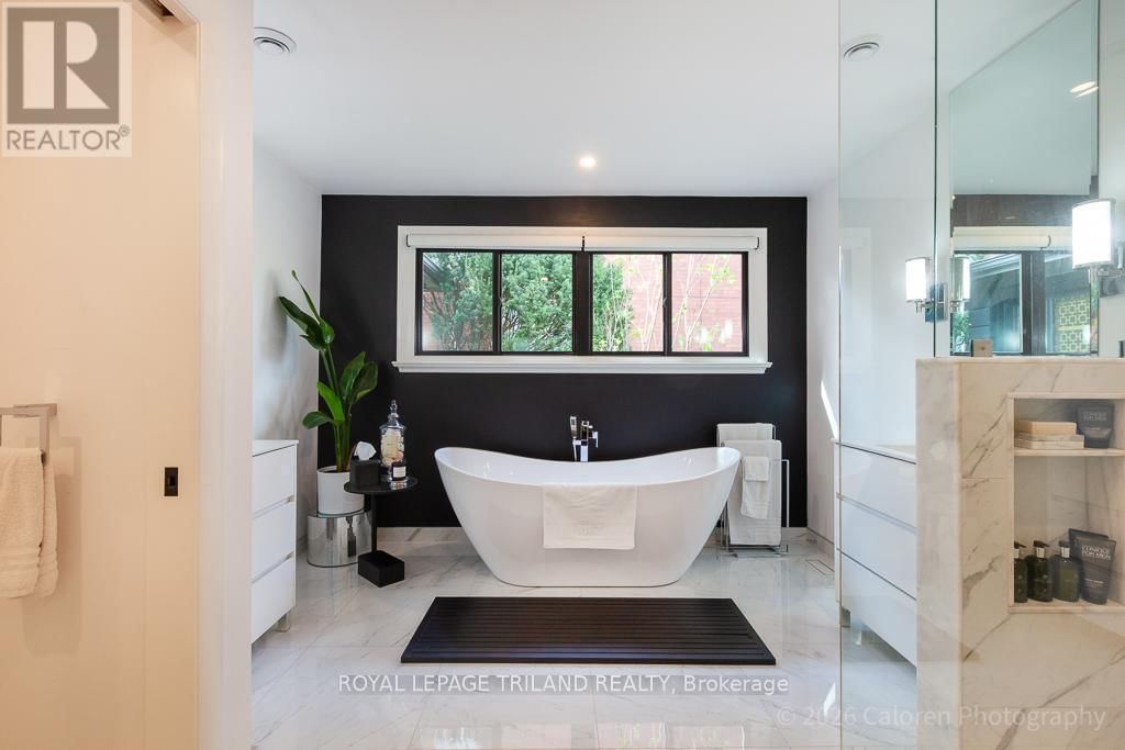 423 MOORE STREET Image 21