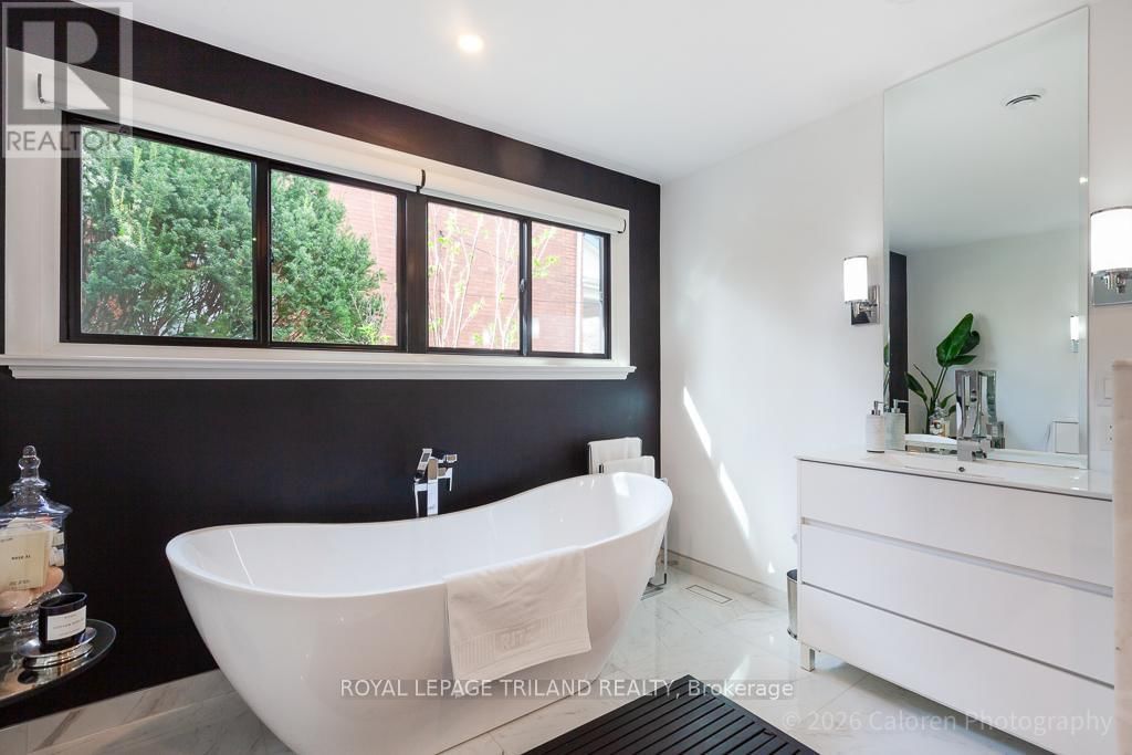 423 MOORE STREET Image 22