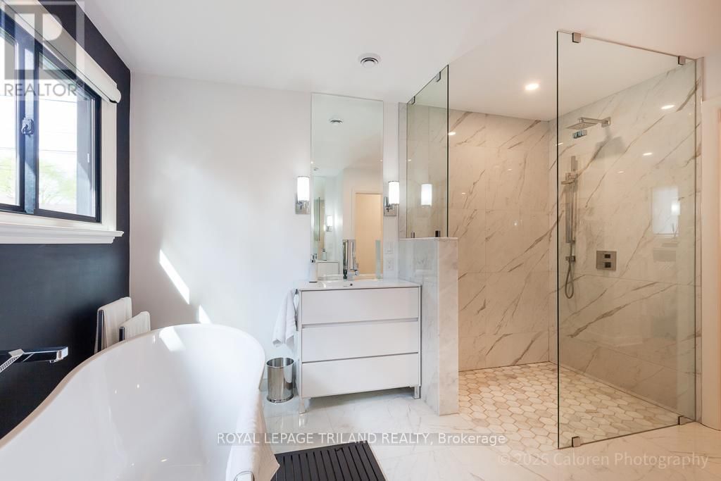 423 MOORE STREET Image 23