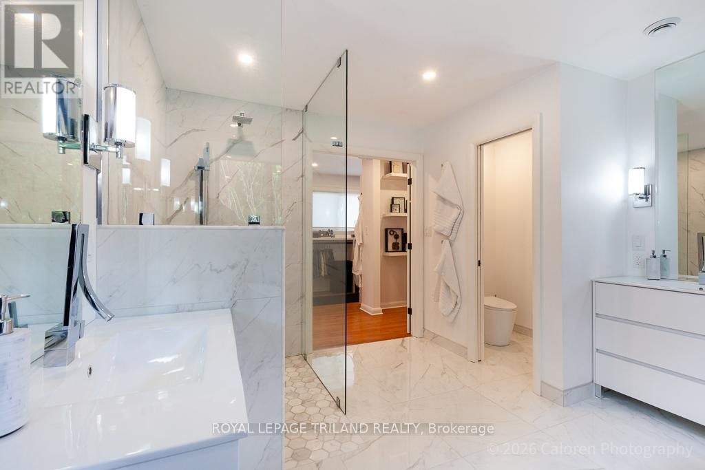 423 MOORE STREET Image 24