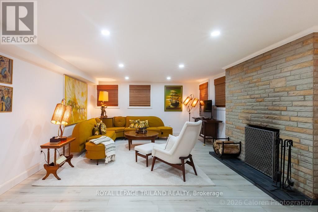 423 MOORE STREET Image 35