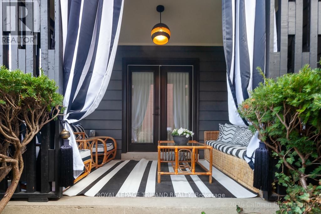 423 MOORE STREET Image 39