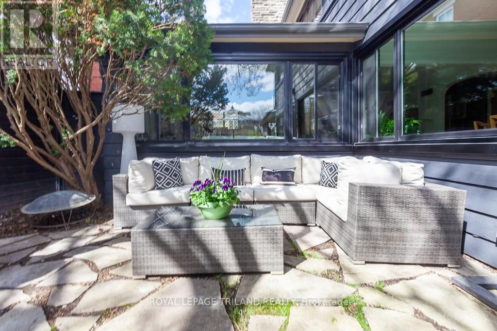 423 MOORE STREET Image 40