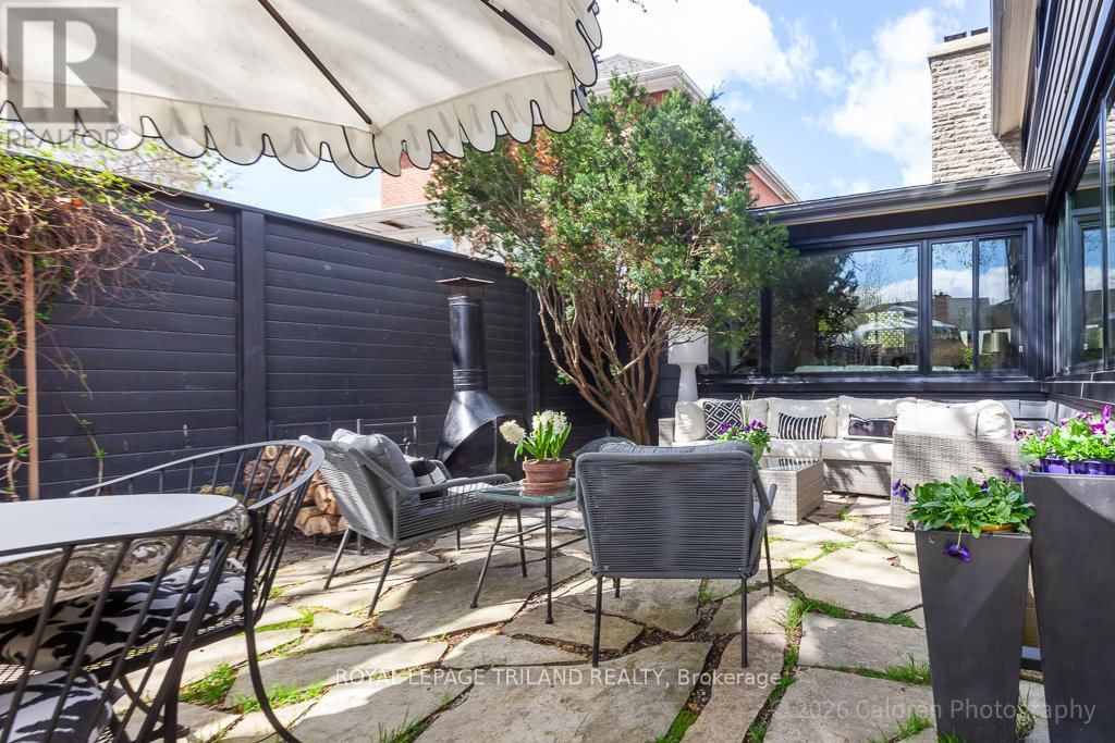 423 MOORE STREET Image 42