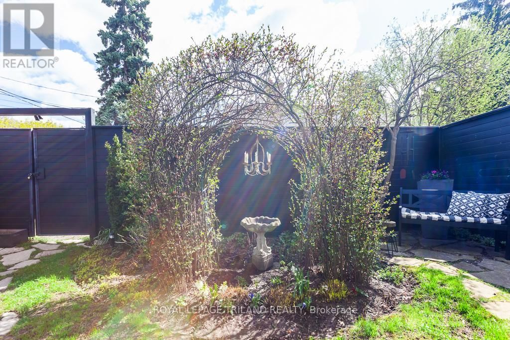 423 MOORE STREET Image 46