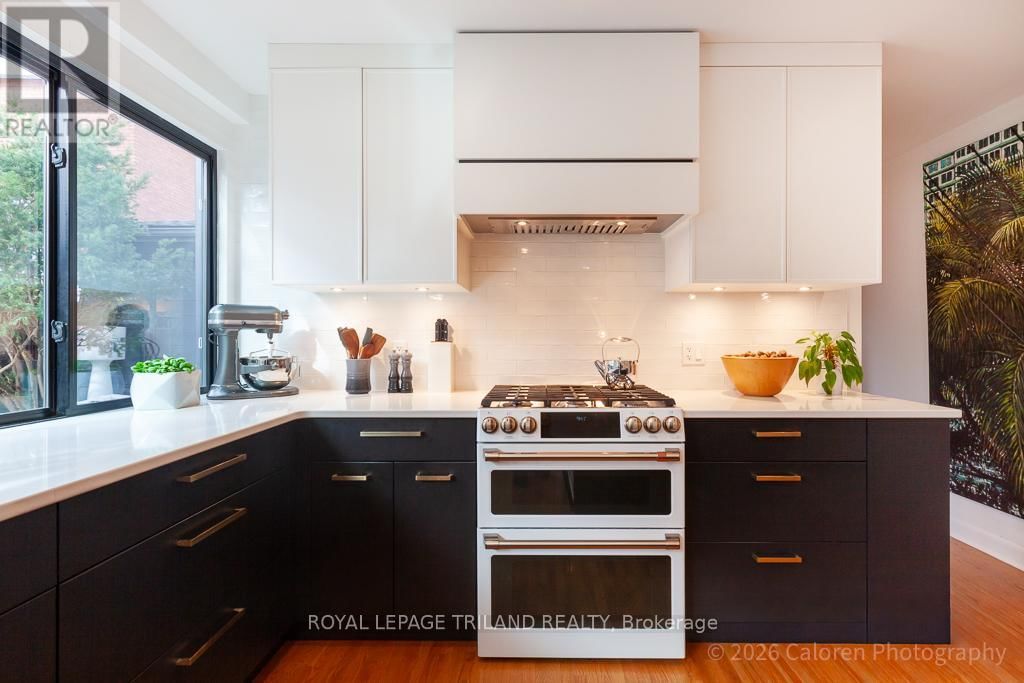 423 MOORE STREET Image 9