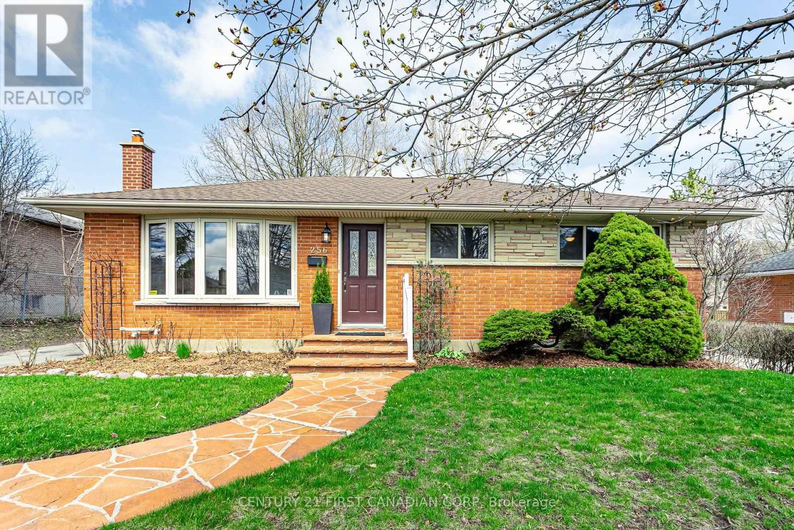 256 SOUTHCREST DRIVE Image 1