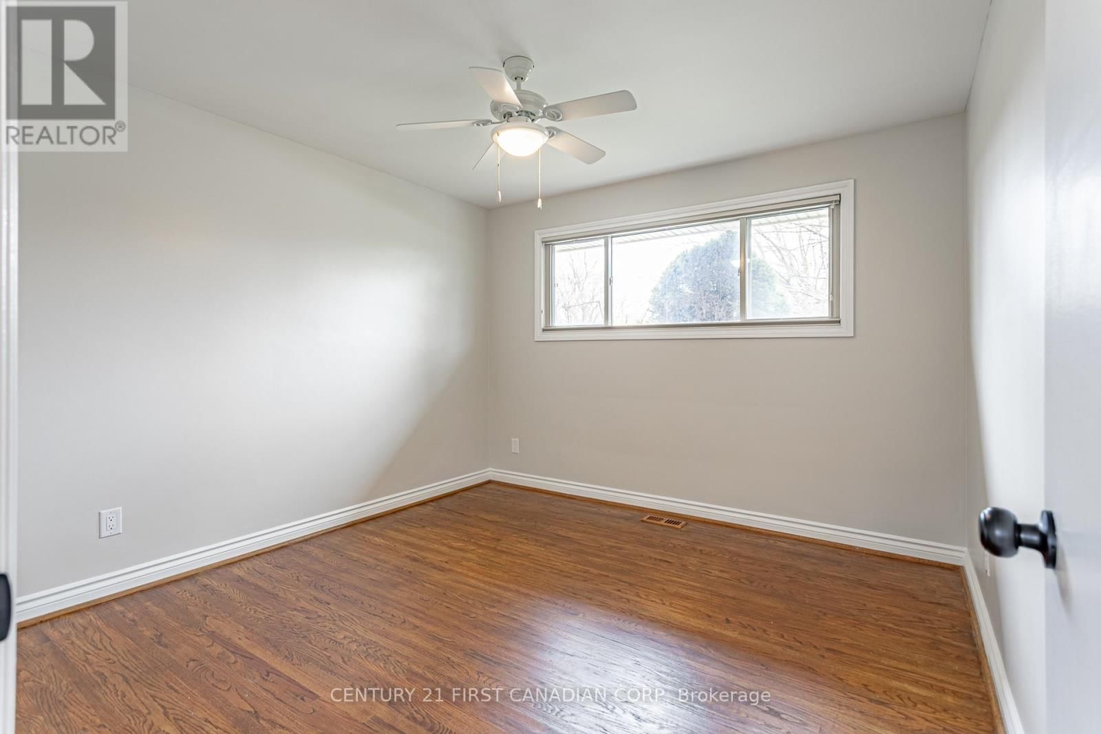 256 SOUTHCREST DRIVE Image 16