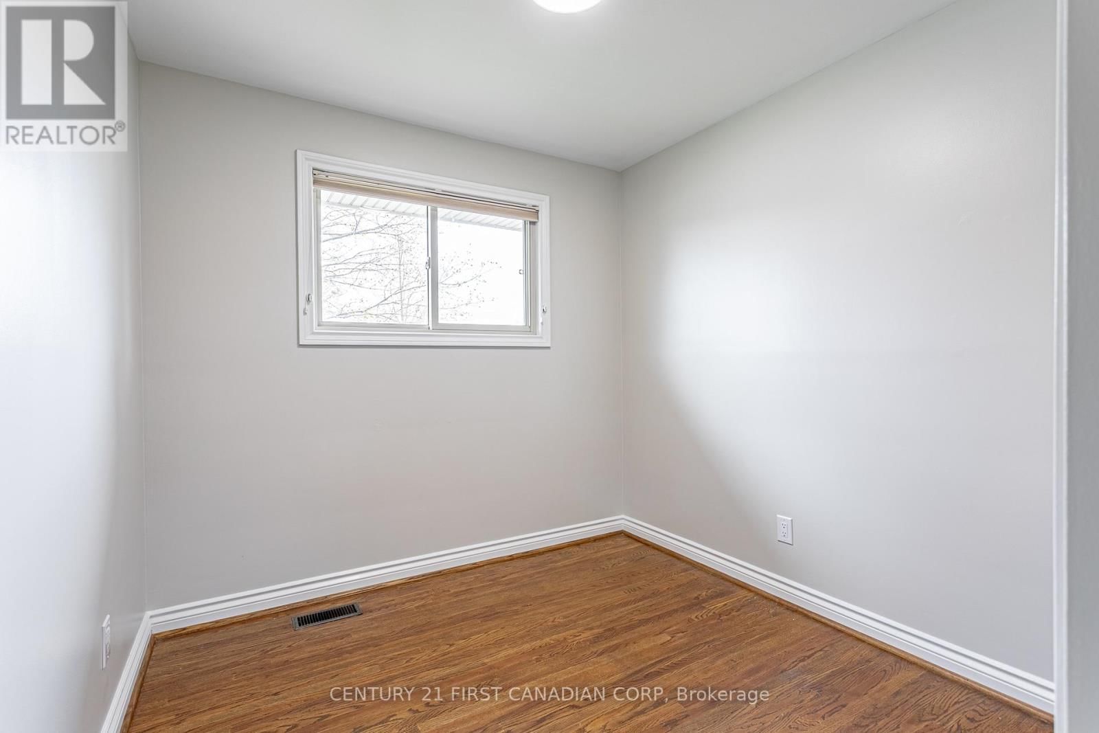 256 SOUTHCREST DRIVE Image 19