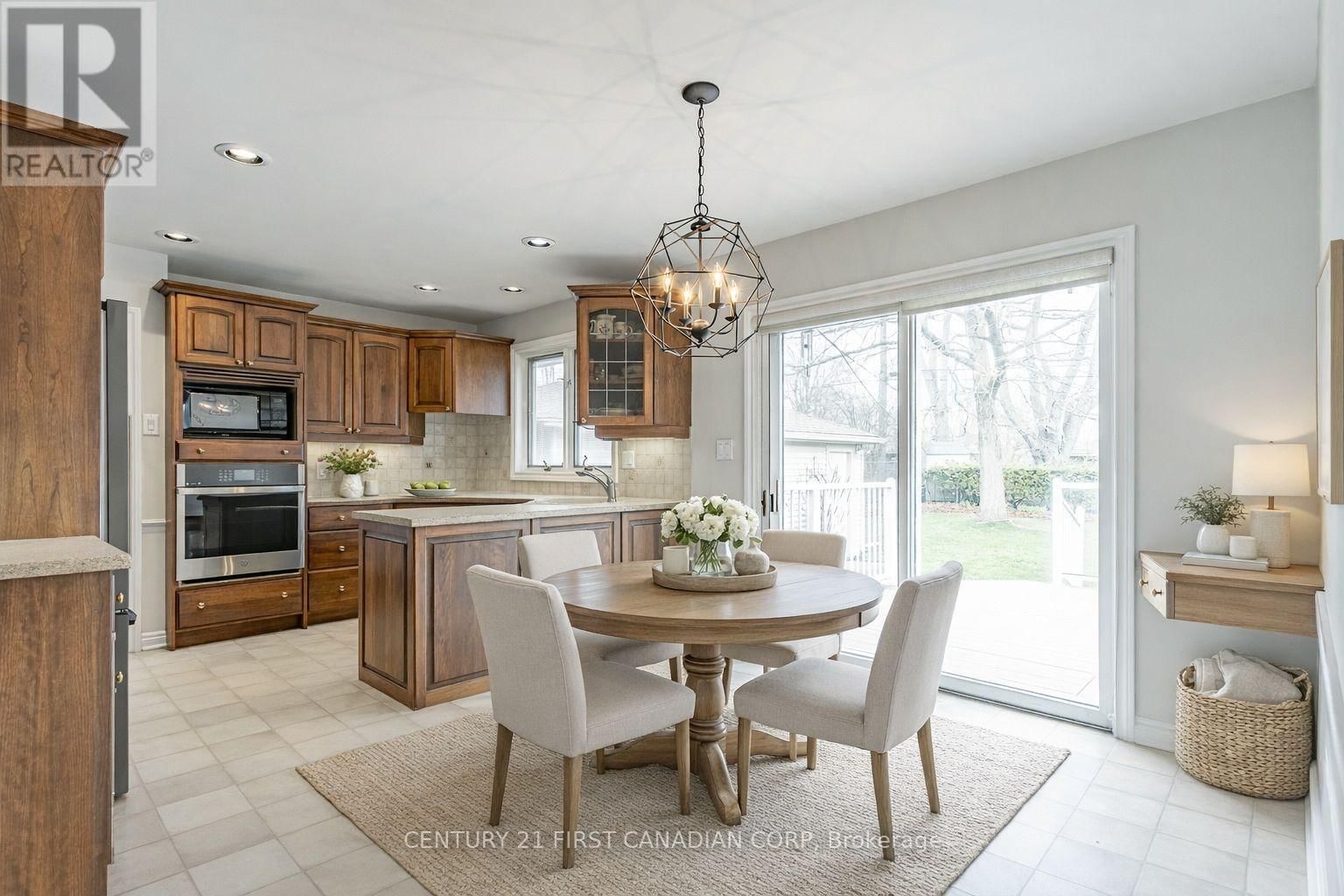 256 SOUTHCREST DRIVE Image 21