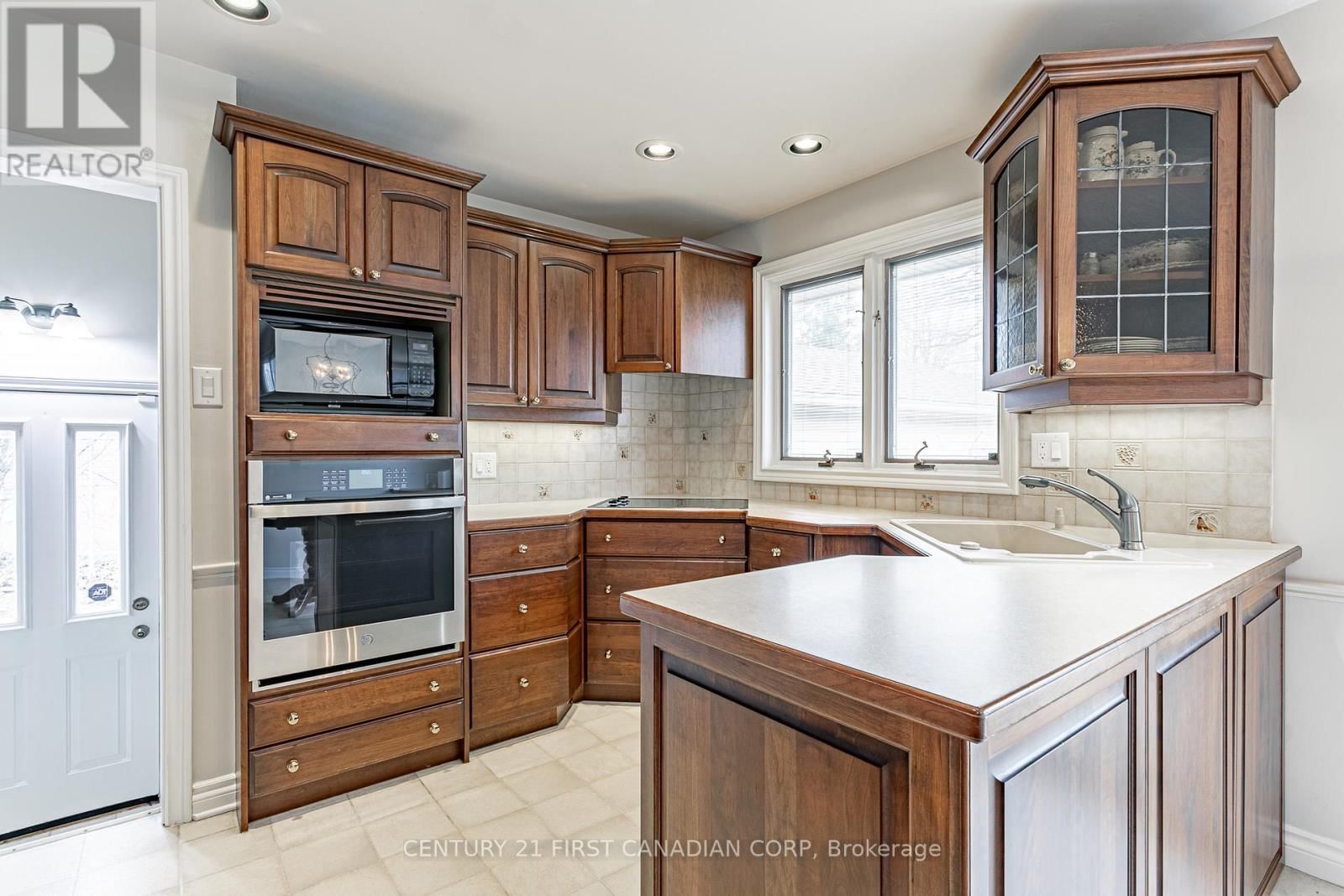 256 SOUTHCREST DRIVE Image 25