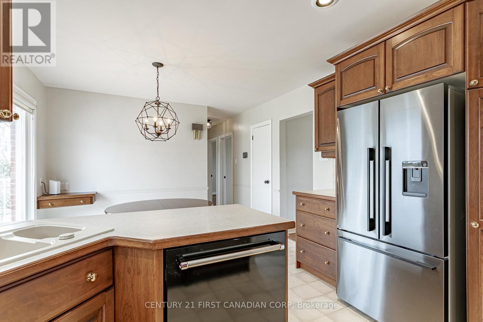 256 SOUTHCREST DRIVE Image 27