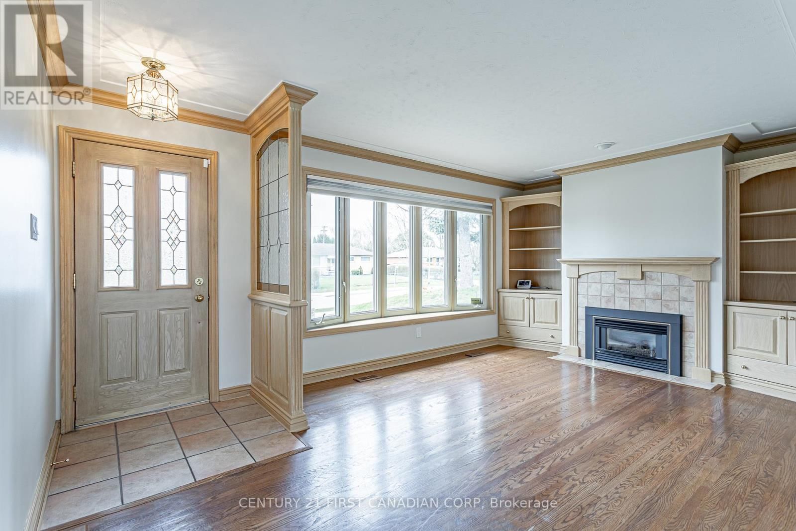 256 SOUTHCREST DRIVE Image 6