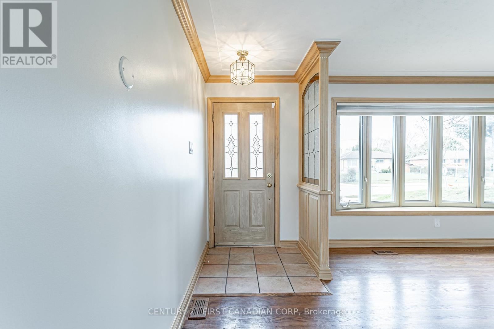 256 SOUTHCREST DRIVE Image 7