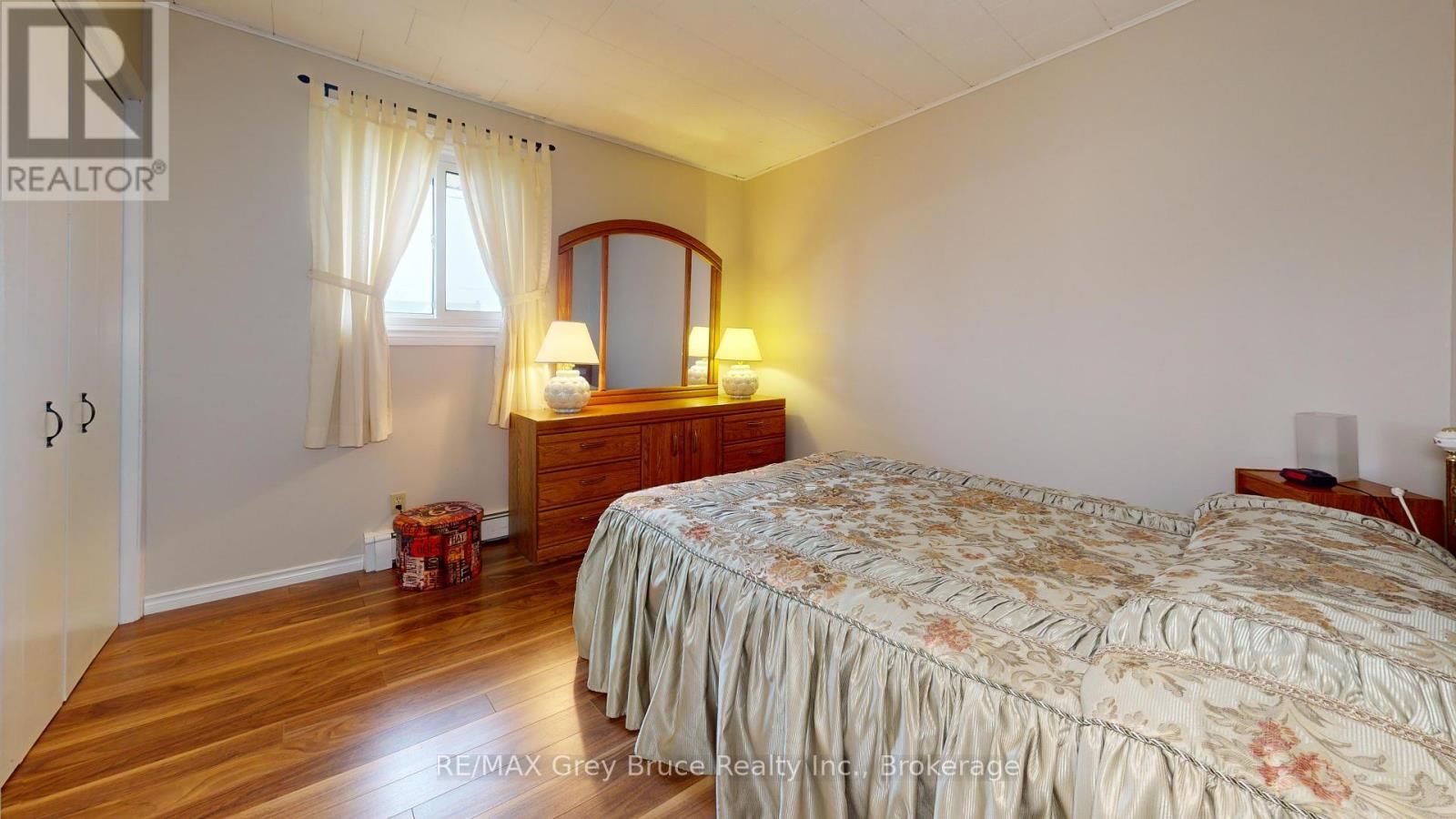 32 GARAFRAXA STREET Image 12