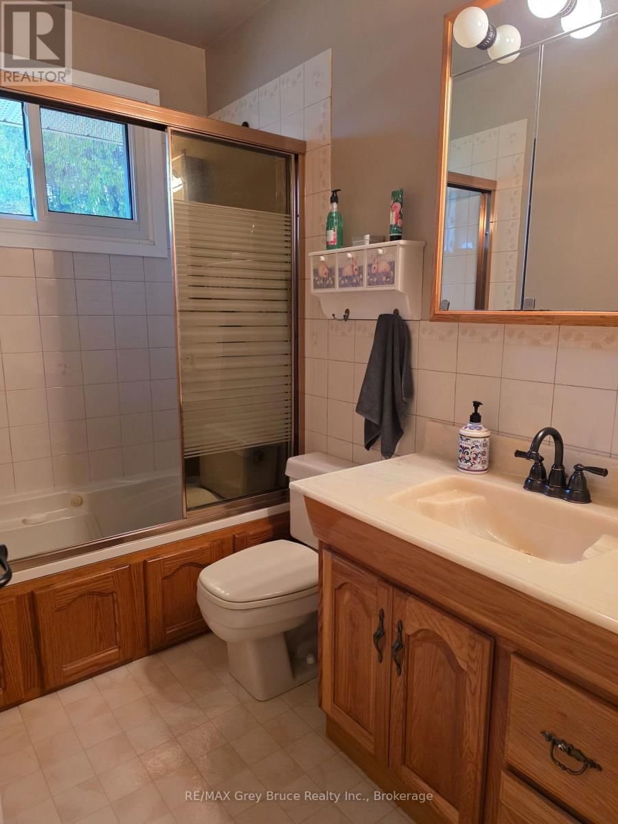 32 GARAFRAXA STREET Image 17