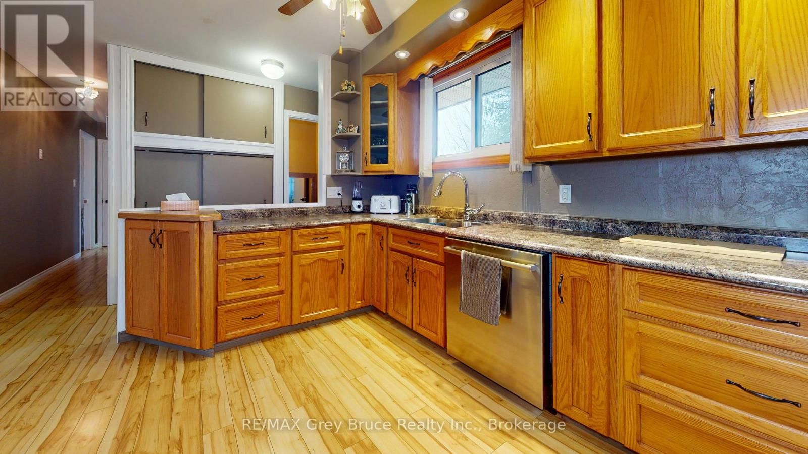 32 GARAFRAXA STREET Image 8