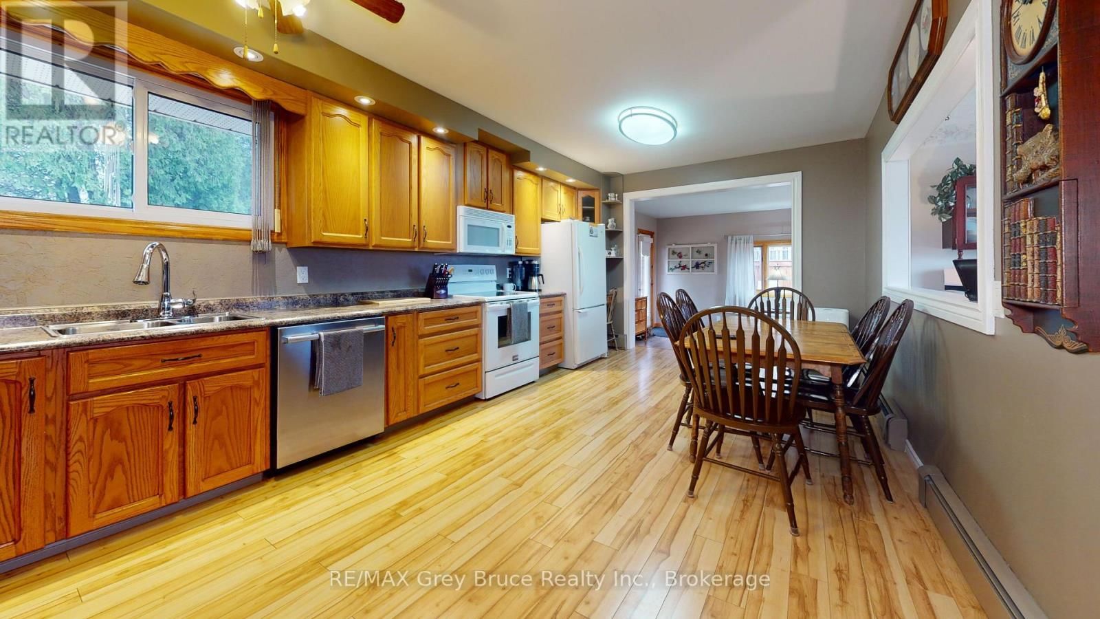 32 GARAFRAXA STREET Image 9