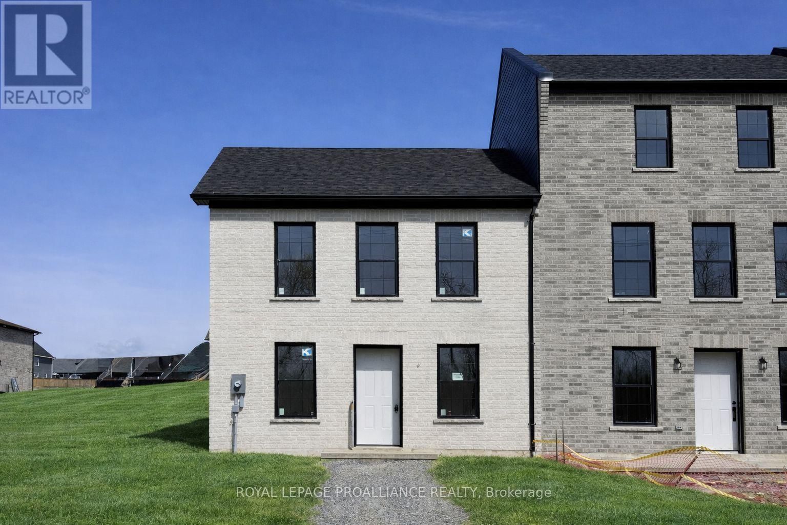 922 KERR STREET WEST Image 1