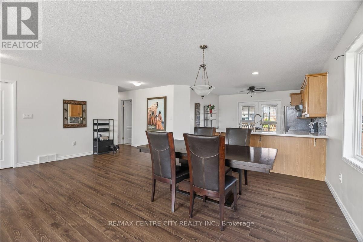 71 MIDDLESEX DRIVE Image 10