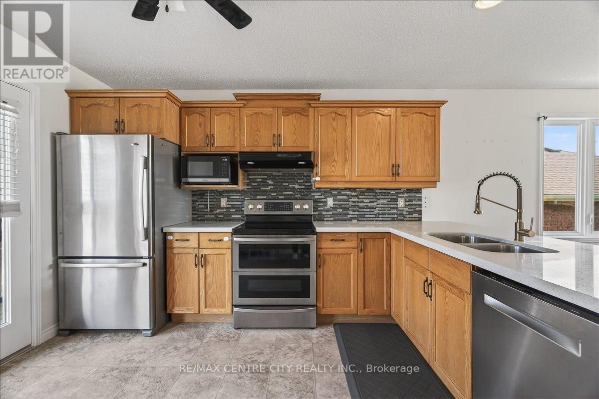 71 MIDDLESEX DRIVE Image 12